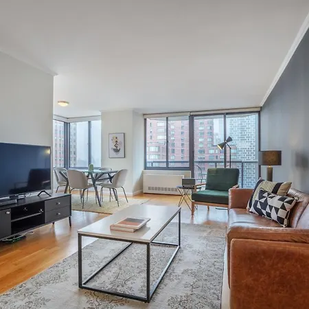 Midtown 2Br W Pool Gym Parking Nr Broadway Nyc-381 Apartment